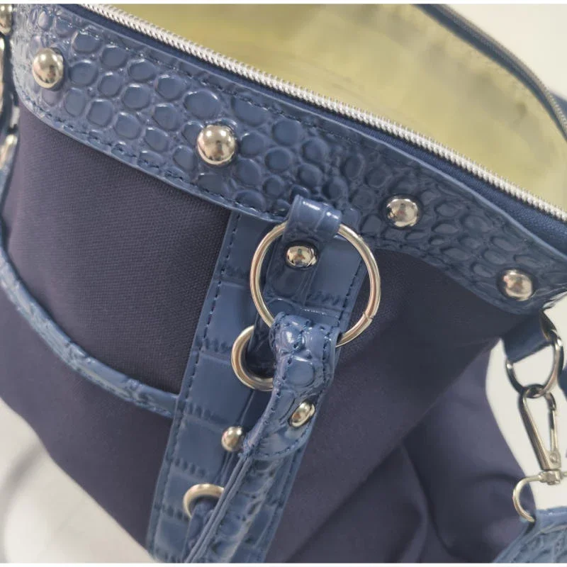 Marken-Retro-Y2K-Schultertasche Hochwertige Nischen-Motorradtasche mit Nieten Krokodilmuster Große Kapazität Denim-Canvas-Pendler-Tragetasche – Detail 3