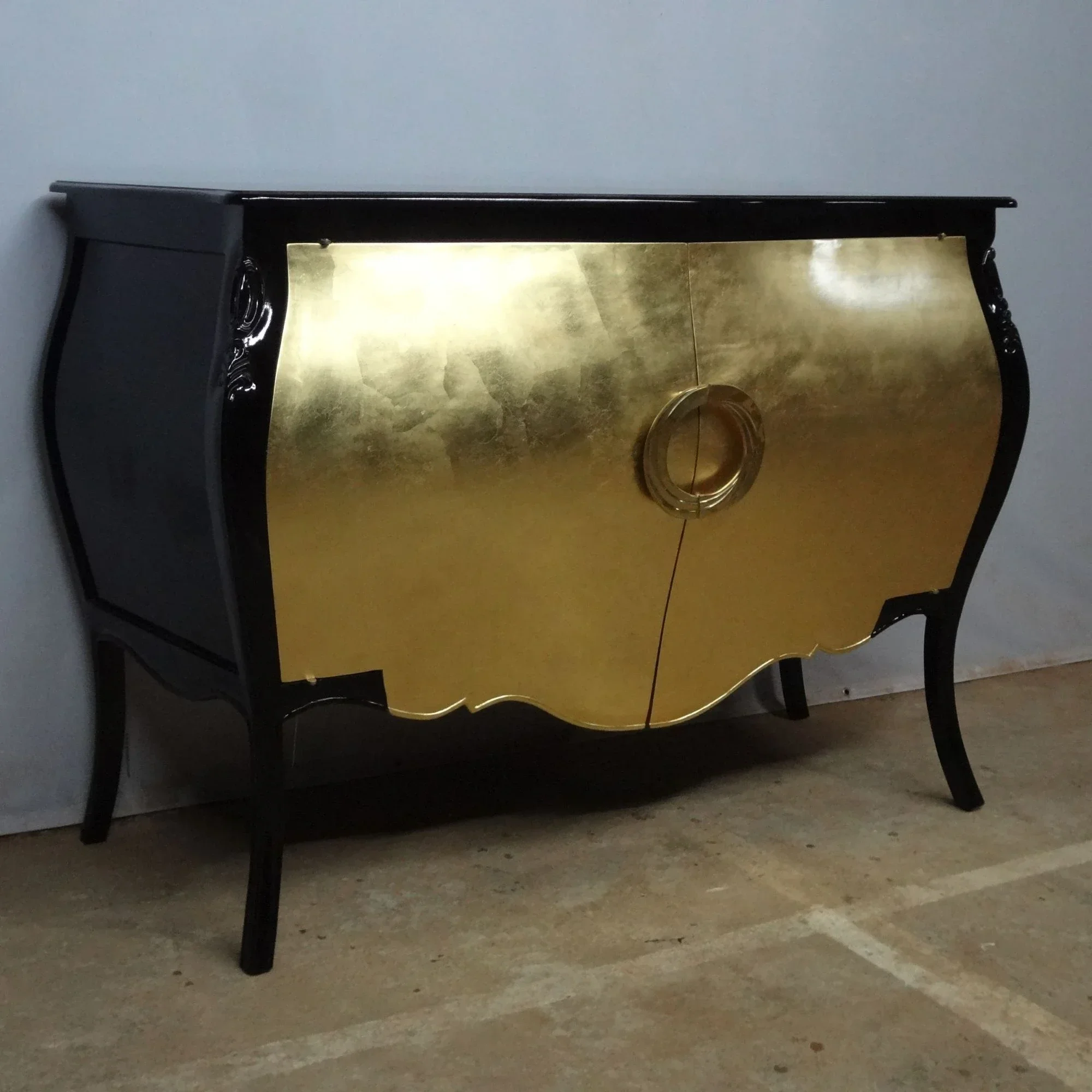 

Luxury gold leaf lacquered solid wood toilet or sideboard features kitchen cabinets