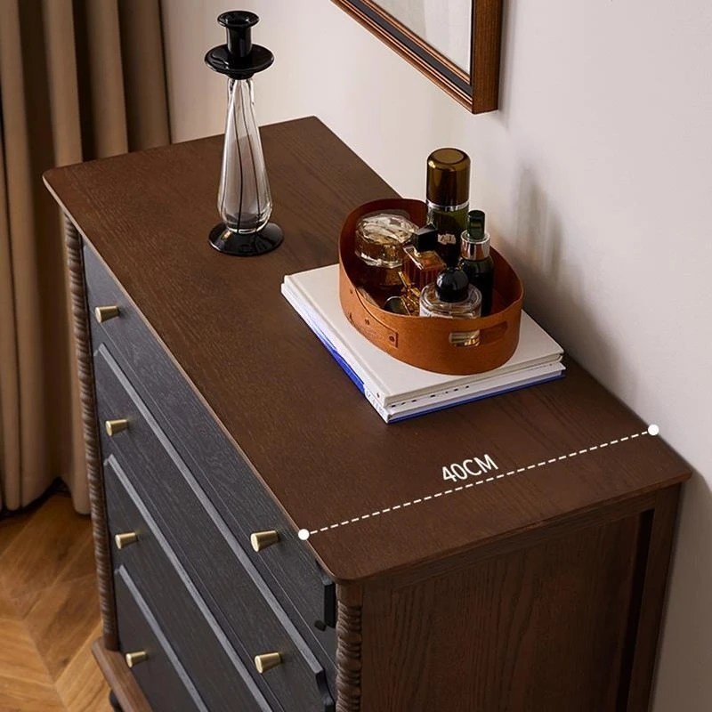 Cassettiera in legno massello in stile retrò francese, armadietto per soggiorno contro il muro, lato pranzo nero in legno di frassino medievale c