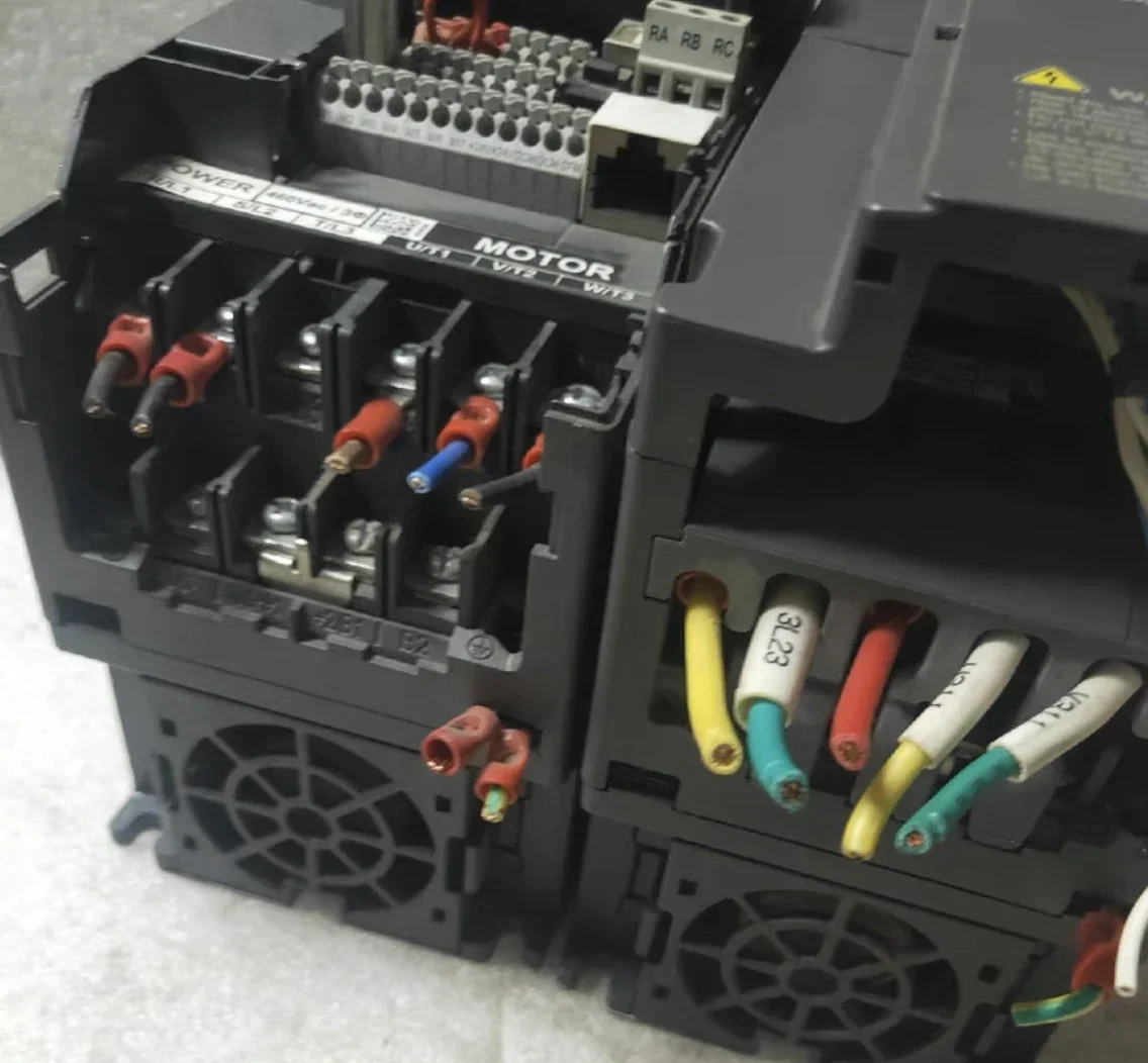 Used VFD5A5MS43ANSAA inverter MS300 3-phase input 2.2KW, test function normal