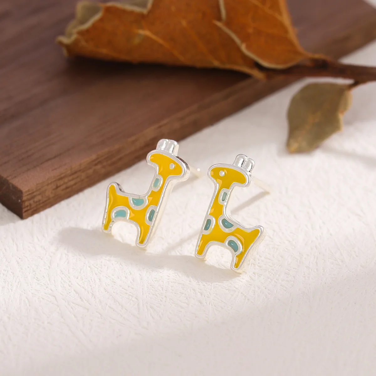 

New Beautiful Fashion Sweet Colorful 925 Sterling Silver Jewelry Cute Giraffe Epoxy Exquisite Women Gift Stud Earrings E081
