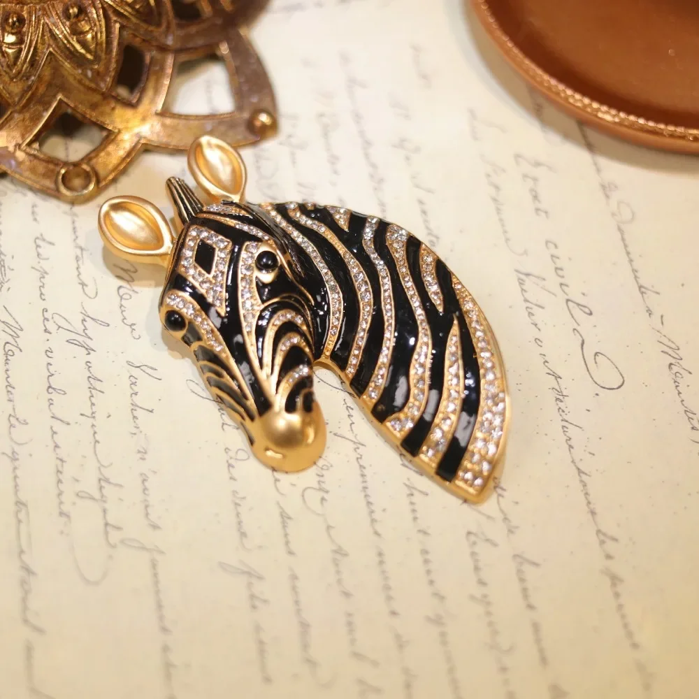 Vintage Antique Horse Rhinestone Design Brooch，Holiday Party Gifts Couple Pins Accompanying Gifts Jewelry Accessories