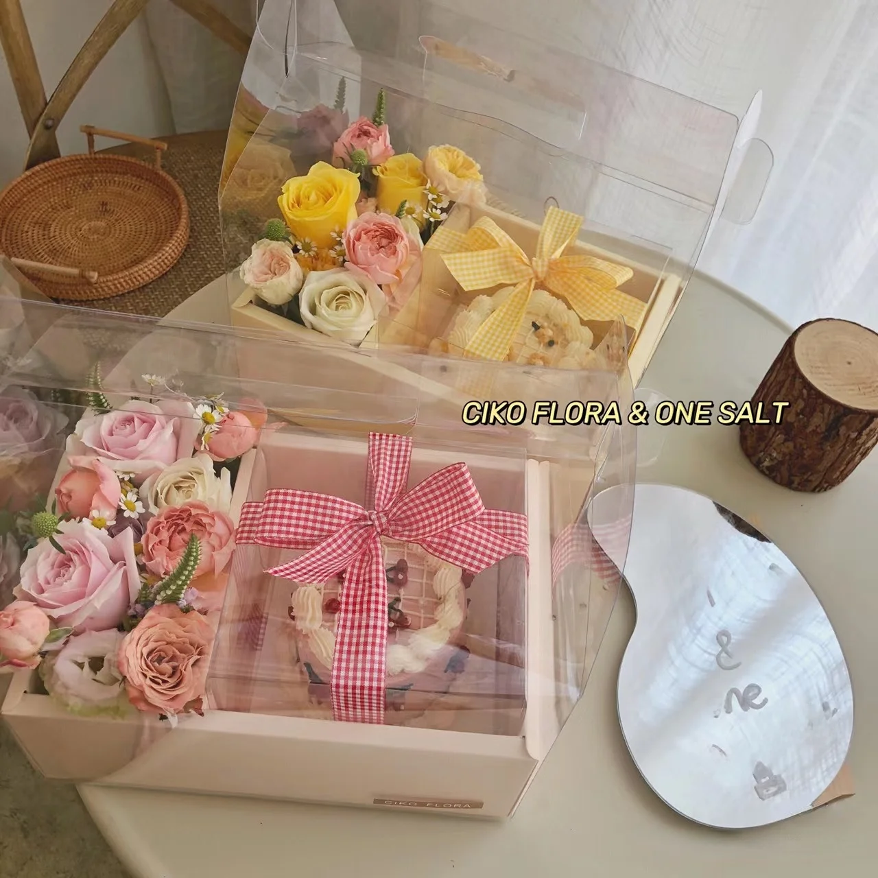 

Transparent Inteated Handheld Fruit Flower Paaging Box Mooncake Fre Flowers Gift Box PVC Material Floral Display Box