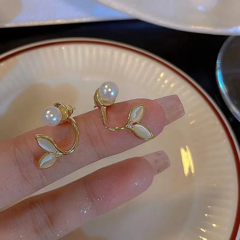 Trend Crystal Opal Fish Tail Round Imitation Pearl Stud Earrings for Women Korean Back Hang Post Jewelry Accessories Gift