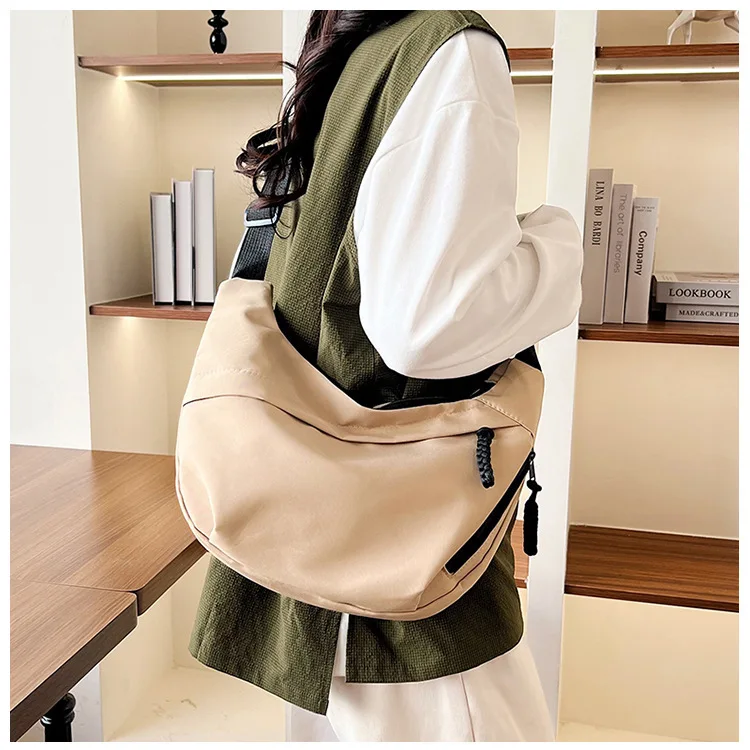 

Women's Bag Fashionable and Casual Dumpling Bag Large Capacity Crossbody Versatile for Students Lightweight Class Shoulder Bag