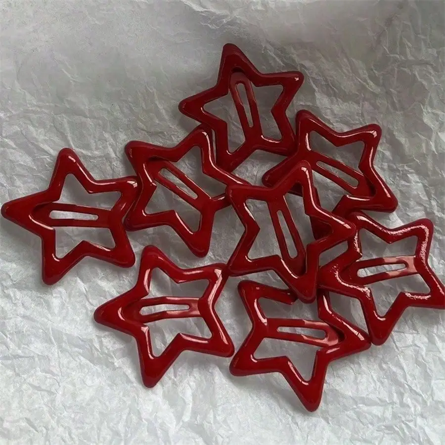 

Набор из 10 заколок для волос в красной гамме, выполненных в 10 различных стилях, с дизайном в виде счастливой красной пятиконечной звезды, идеально подходят для фиксации челки.