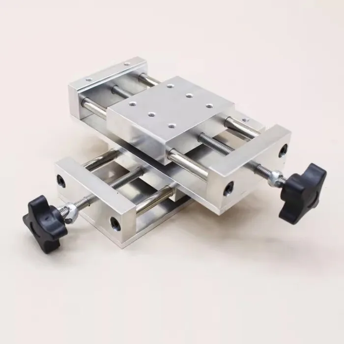 

Высокоточный ручной координатный стол с линейными направляющими по осям X и Y для оптического оборудования