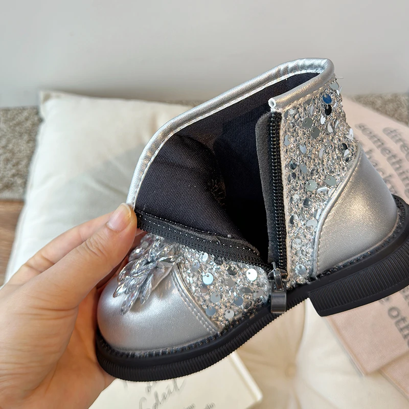 Neue Winter Kinder Schneeschuhe niedlichen Baby Mädchen Stiefel dicke Anti-Thermo-Mode Knöchel pelzigen Outdoor-Kinder stiefel