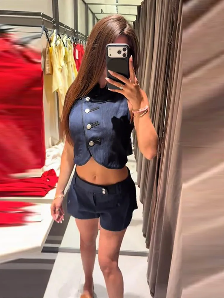 Neue sexy Damen-Partykleidung: Crop-Top mit seitlicher Knopfleiste, ärmellose Neckholder-Weste und Low-Waist-Shorts im Streetwear-Stil – Detail 9
