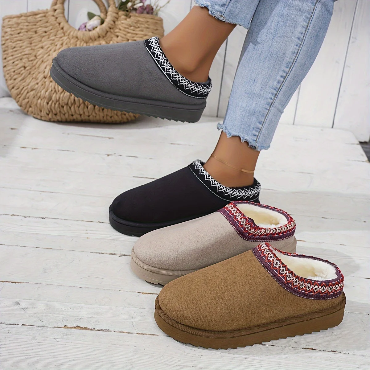 

Thick sole new style bread 2025 cotton shoes women slippers warm with fur lining for winter