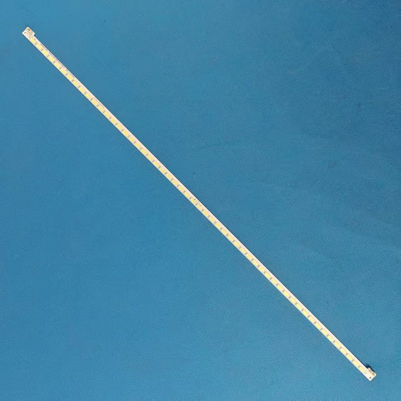 

Светодиодная лента для HE400GF-B31 RSAG7.820.5057 RSAG7.820.5062 SSY-1125050 LED40K170JD LED40K160JD LED40K360JD 40K366W 40K360M 40K360MN