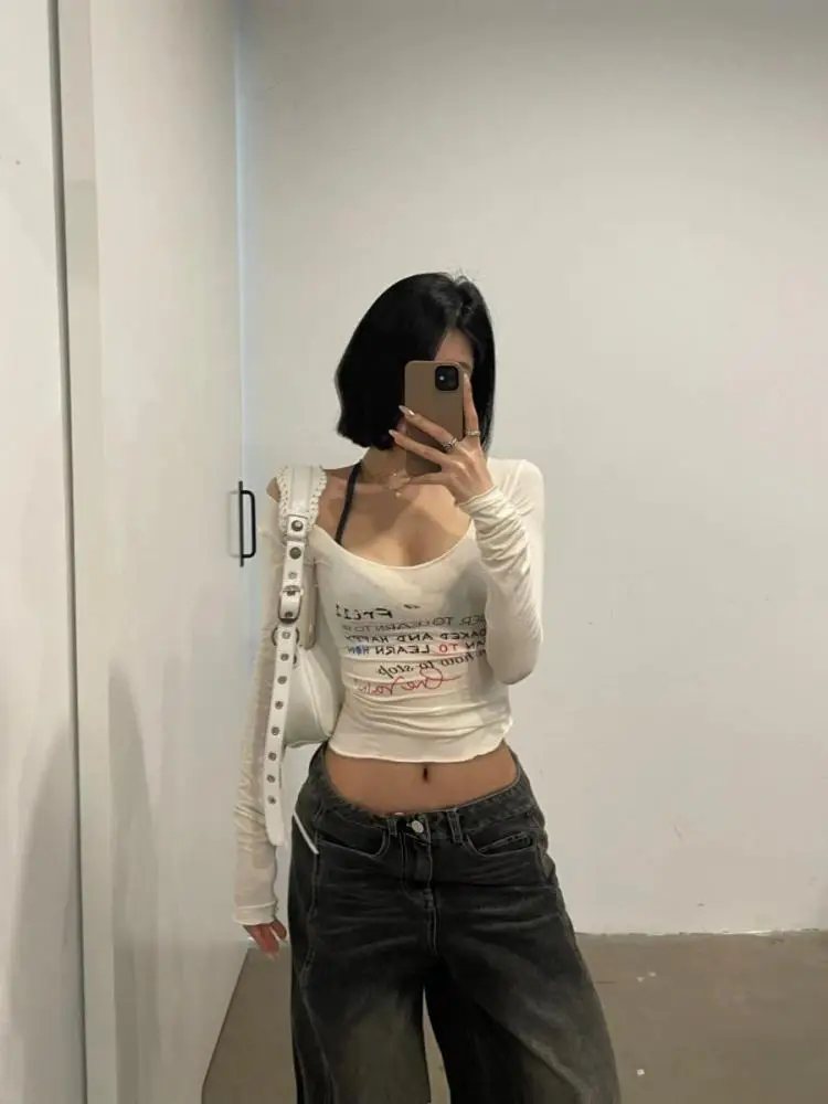 Genayooa-女性のための裸の肩のグラフィックプリントTシャツ,肌のトップ,長袖,セクシーなストリートウェア,秋