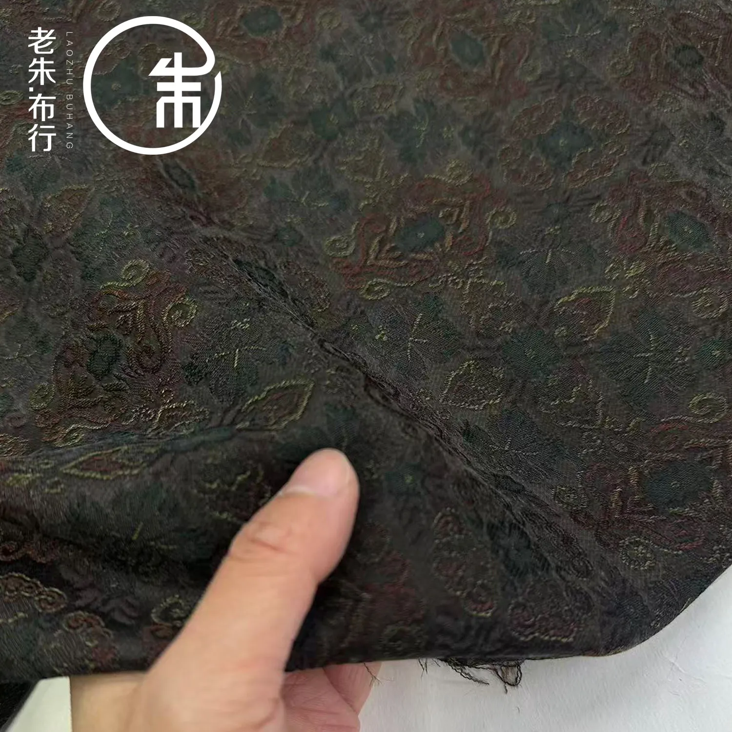 50 Momme Brown Bottom Jacquard Silk Real Silk Gambiered Guangdong Silk Fabric Chinese Style Coat Top Autumn Fabric