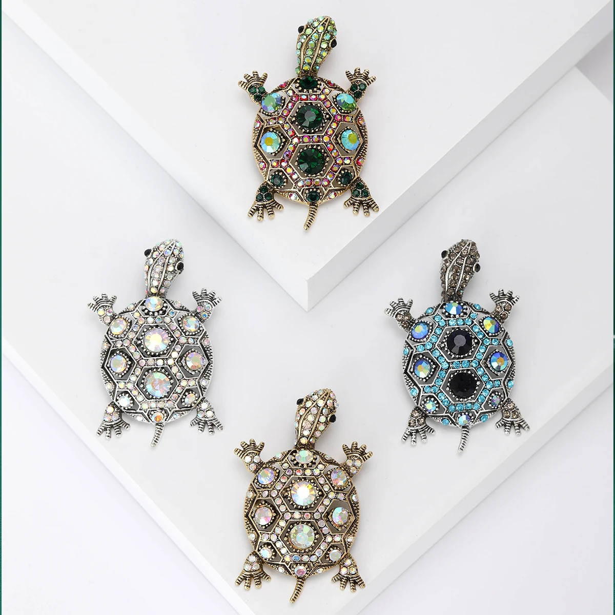 Trendy Rhinestone Turtle Brooches for Women Unisex Enamel Sea Life Pins Banquet Party Backpack Gifts Jewelry Accessories