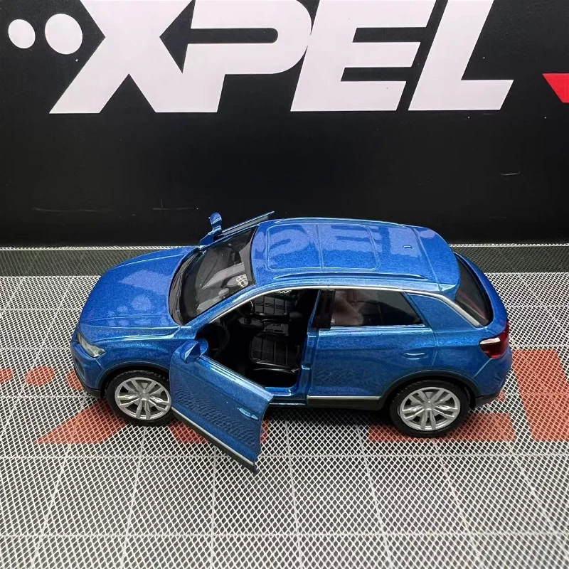 1:36 Volkswagen T-ROC Alloy Car Model Diecast & Toy Vehicles Metal Car Model Simulation Pull Back Collection Childrens Toy F344