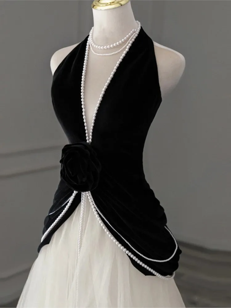 

Черное платье в стиле Хепберн для торжественных банкетов.