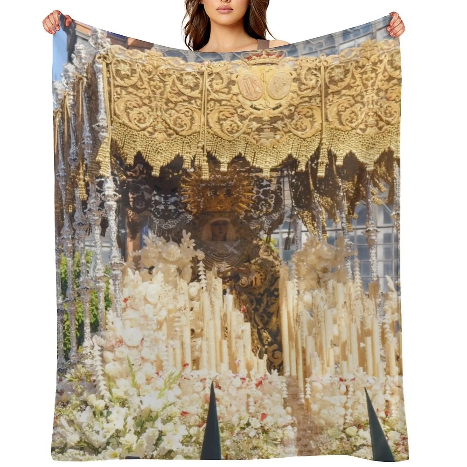 Esperanza de Triana, Sevilla, Semana Santa 2022 Throw Blanket Tourist anime Plush Blankets Sofas Of Decoration Blankets