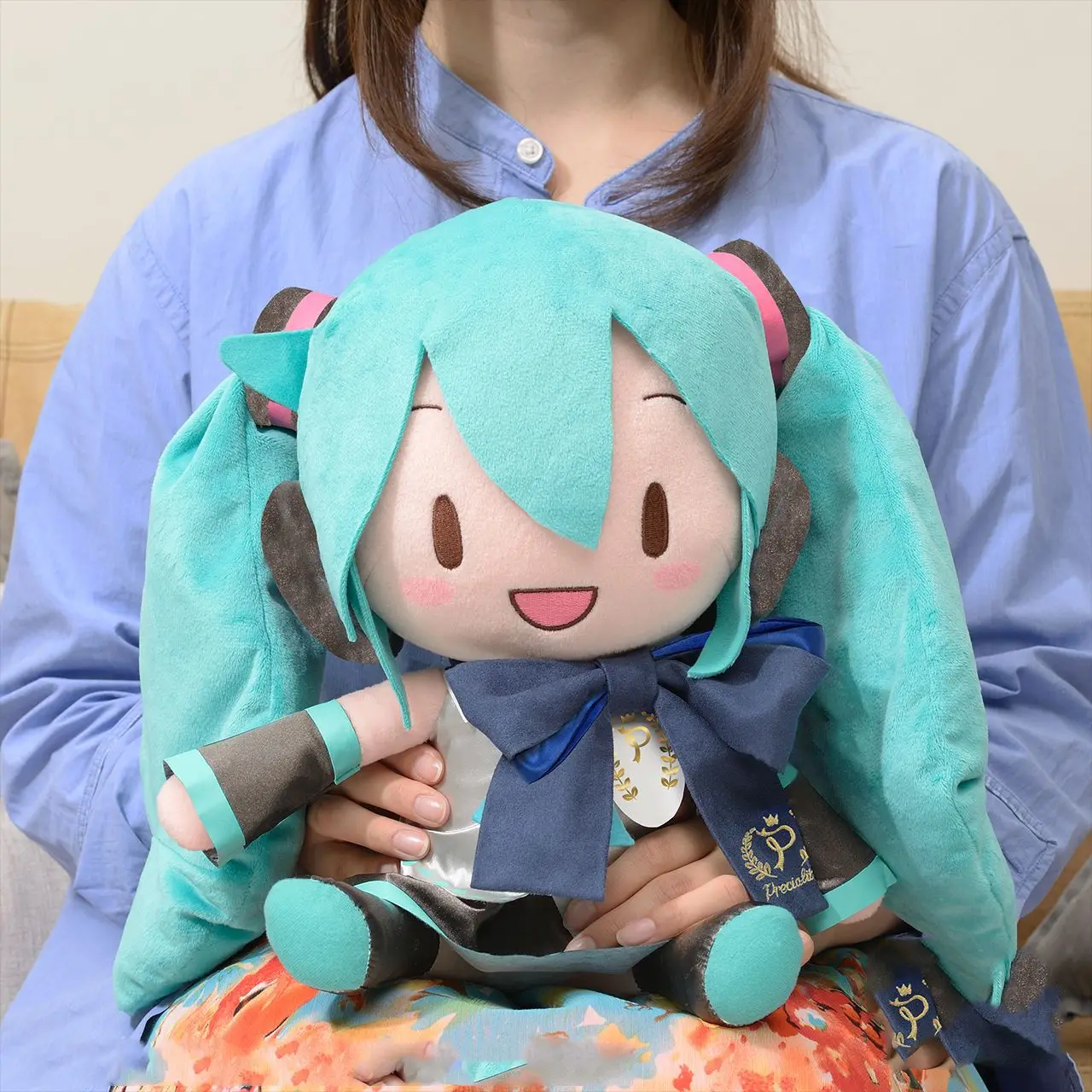 32-センチメートルかわいいかわいい初音ミクぬいぐるみぬいぐるみアニメ漫画ぬいぐるみソファ装飾品部屋の装飾誕生日プレゼント