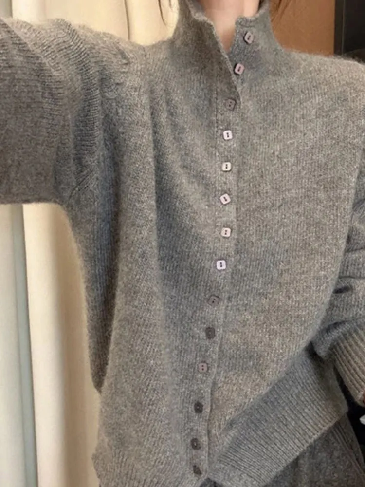 Ele Pure Color Strickpullover mit hohem Kragen und einem Knopf, lang, feenhaft, schlichtes Design, bequemes Oberbekleidungsoberteil