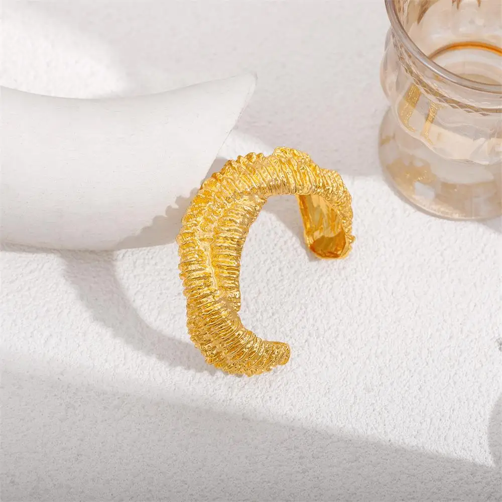 الهيب هوب روك الحمم محكم مكتنزة افتتاح الإسورة متعدد الطبقات المعادن تويست 18K مطلية بالذهب سوار مقاوم للماء مجوهرات اليد الفريدة