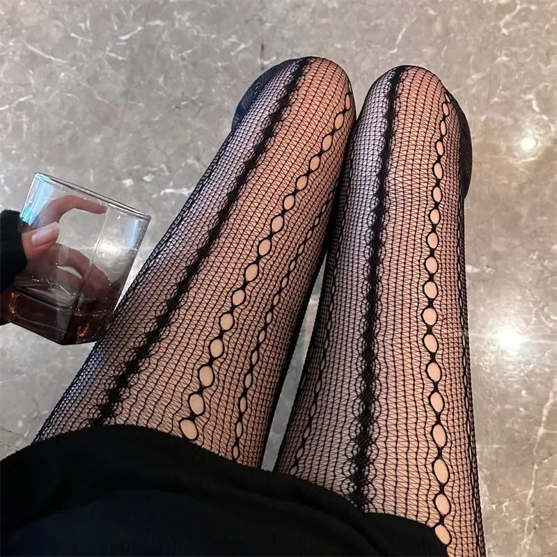 Stoking Wanita Berlubang Hitam Seksi Transparan Jacquard Gaya Retro Amerika Jaring Bernapas Renda Fishnet Pantyhose