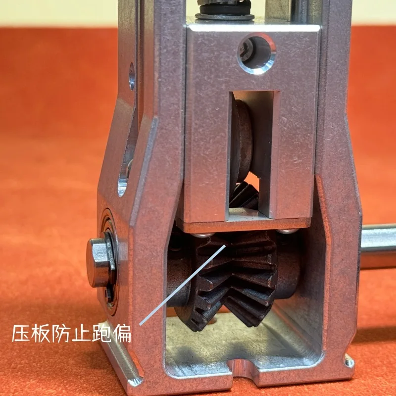 Wire stripper for peeling waste wires Small wire stripper can be connected to electric drill hand crank