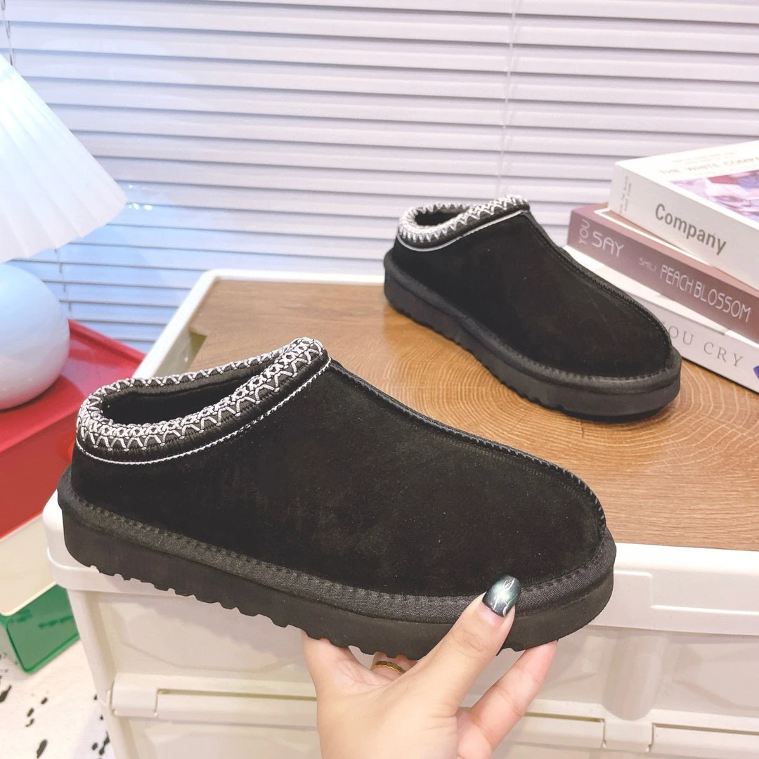 شتاء جديد لعام 2025 شباشب على الطراز العرقي للنساء من الفرو متكاملة دافئة مسطحة القاع للنساء من الجلد الطبيعي أحذية الثلوج من الفرو الحقيقي #2