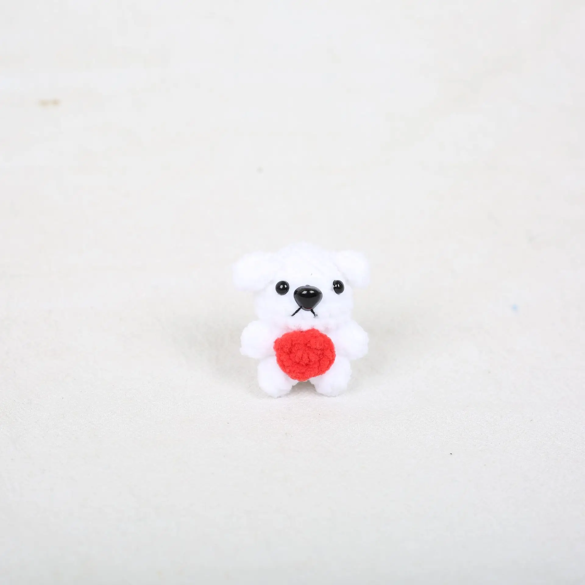 Niedlicher Gehäkelter Mini-Hund Anhänger Handgemachter Gewebter Tier-Schlüsselanhänger Gestrickter Welpe Schlüsselring Liebevolles Geschenk – Detail 5