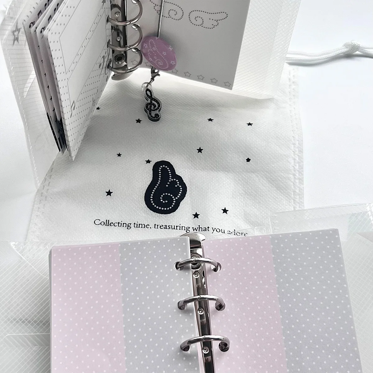 สมุดบันทึก WAKAWAKA M5 แบบสามพับ พร้อมสายรัด  สำหรับใส่รูปภาพ การ์ด ของสะสม  ธีมดนตรี  วัสดุ PP ทอลายทแยง พกพาสะดวก