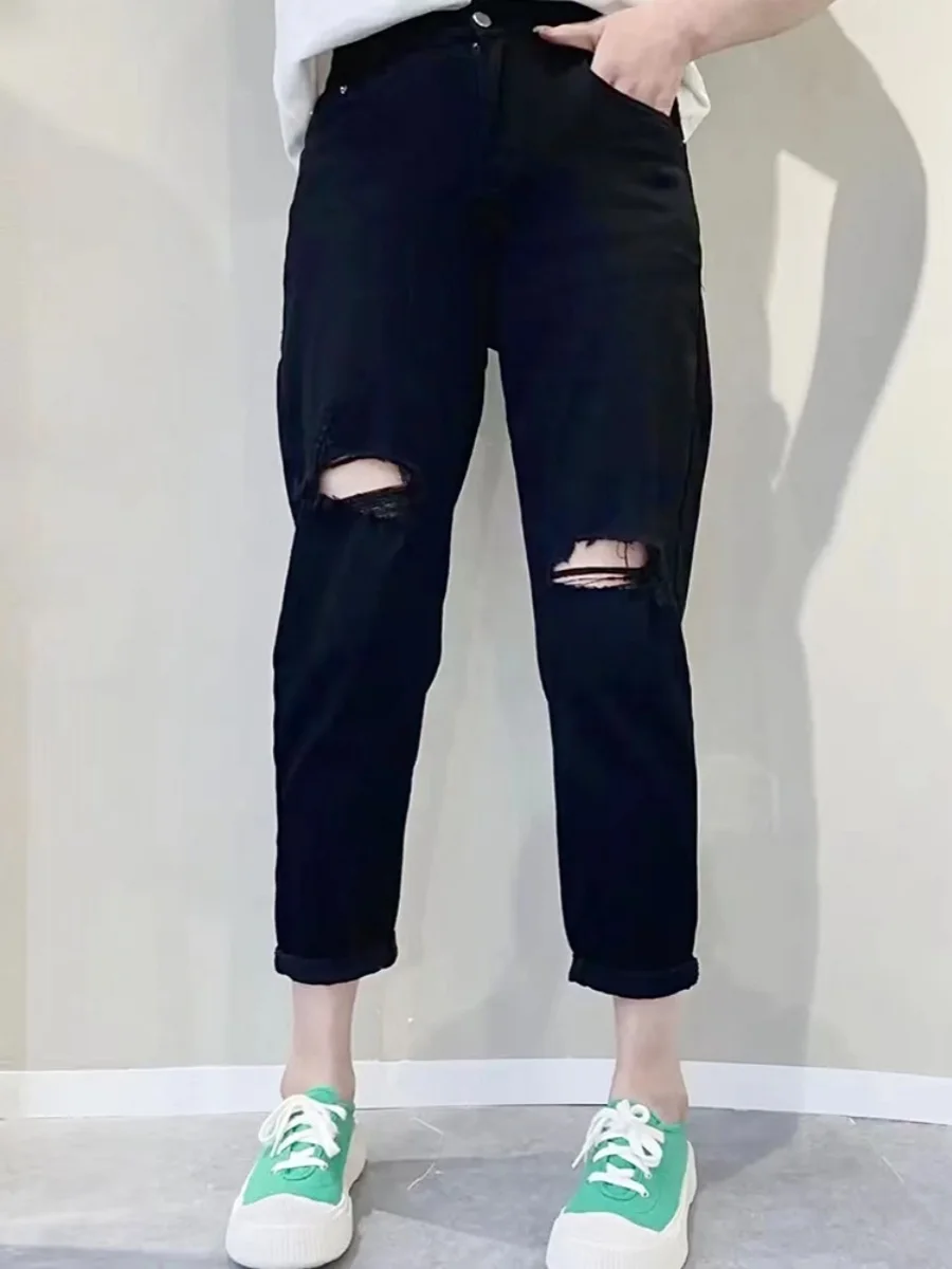 กางเกงยีนส์ฮาเร็มเอวสูงไซส์ใหญ่ ดีไซน์ขาด ทรงตรง ช่วยพรางหุ่น สีน้ำเงินเข้ม รุ่นใหม่ล่าสุดสำหรับฤดูร้อน สำหรับคนไซส์ใหญ่