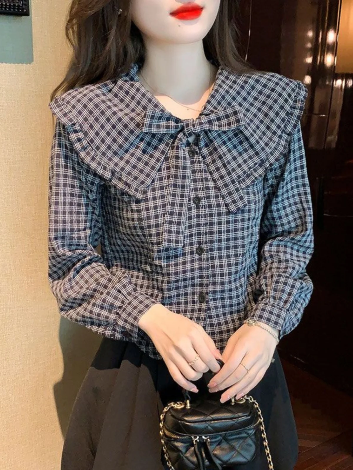 outono-2026-novo-estilo-camisa-feminina-xadrez-de-manga-longa-com-gola-boneca-moda-executiva-com-design-sofisticado-e-lenco-de-bolso