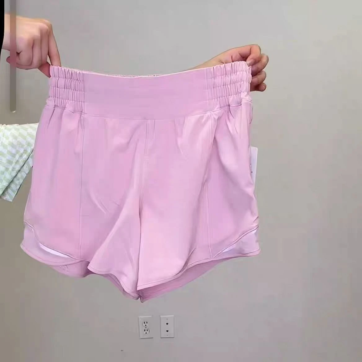 

Lemon Hotty Hot 4 inches Yoga Professional Shorts Women Lightweight Breathable Quick-drying Gym Workout Running Sports Shorts