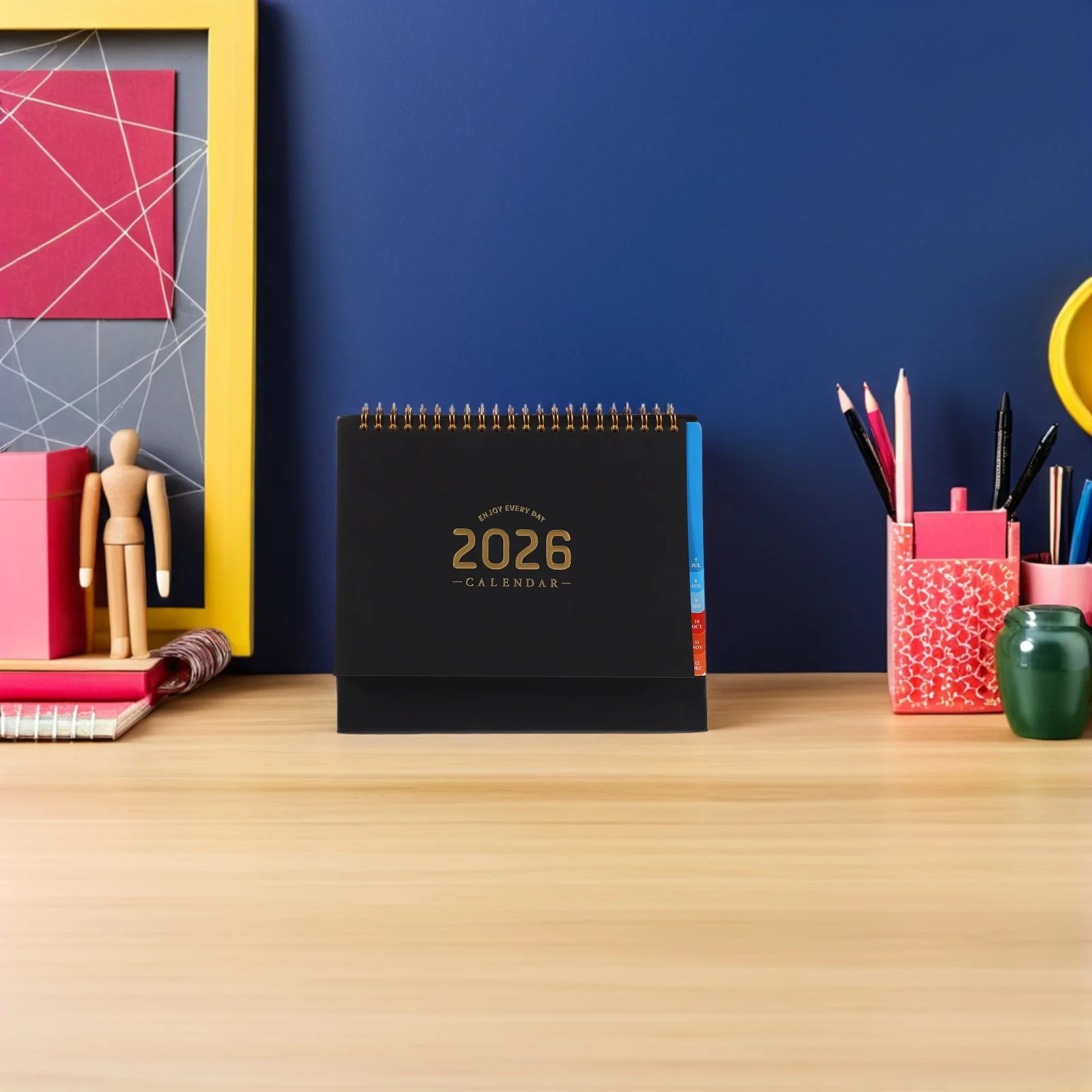 ปฏิทินตั้งโต๊ะปี 2026 แบบพลิกได้ ดีไซน์มินิมอล แบบเข้าเล่มด้วยลวดคู่ พร้อมแท็บสีสันสดใส ตกแต่งโต๊ะทำงานเพื่อการทำงานที่มีประสิทธิภาพในแต่ละวัน