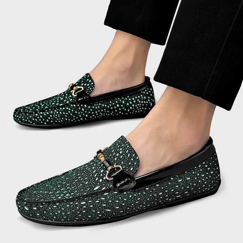 Mocasines planos con hebilla de herradura para hombre, zapatos informales decorativos Multicolor, zapatos de peluquero de moda poco profundos, zapatos de banquete de fiesta