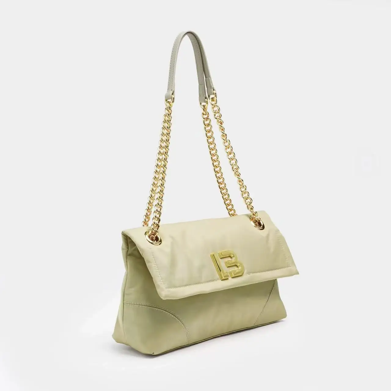 2024 classic light luxury gold chain advanced practical buckle beige square bag large capacity suitable for storing many items