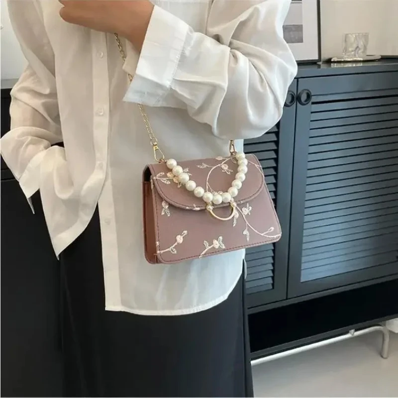 2024 New Women Flower Embroidery Shoulder Bags Messenger Bags Vintage Pearl Chain Handbags Female Fashion  Crossbody Bags