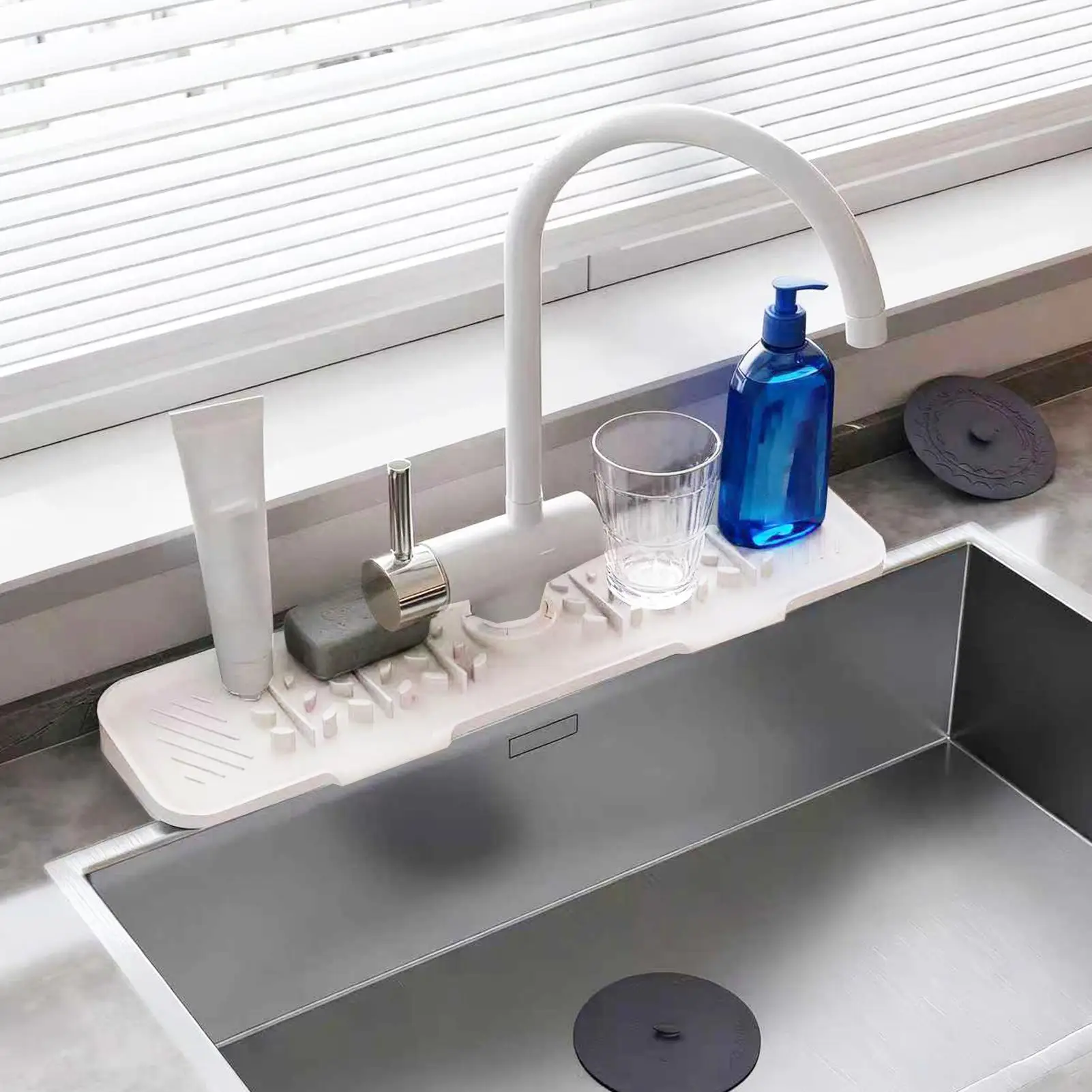 Silicone Faucet Water Catcher Mats Kitchen Sink Spill-Proof Drying Pads Anti-Slip Drain and Splash Guard Water Catcher Mat