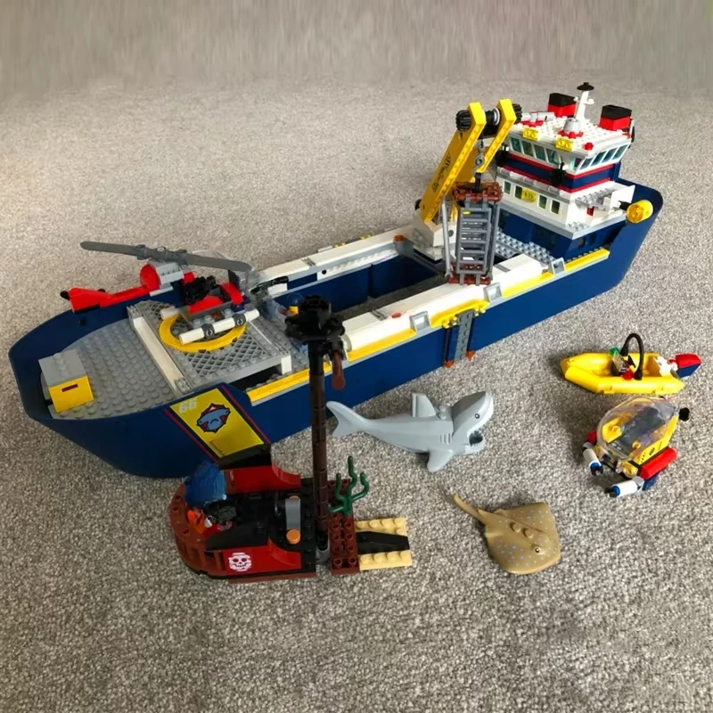 745PCS Cruise Ship Sea Exploration Ship Building Block Science And Technology Boat Model MOC 60266 Brick Assembly Toys Kids Gift