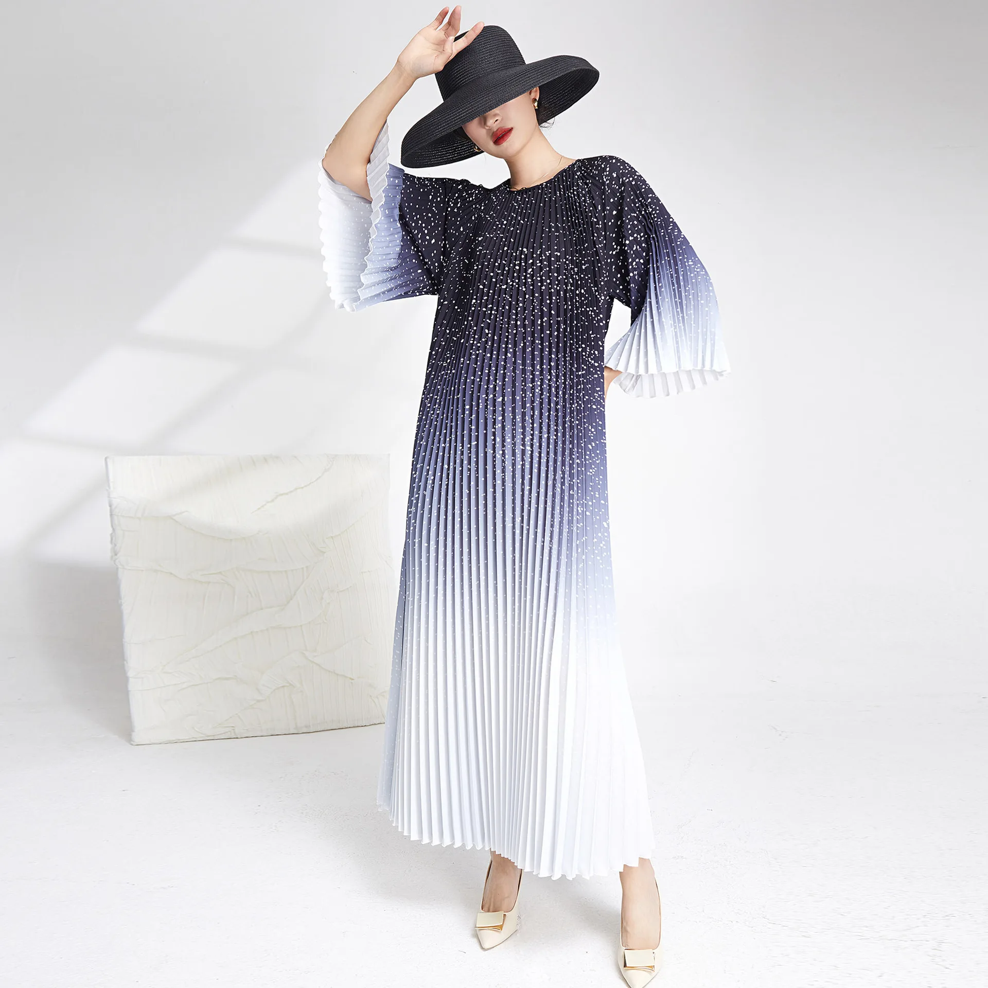 

Miyake Pleated Gradient Dress High End Women's Loose Waist Lace Up Slim Holiday Style Dress Fashion Long Dress