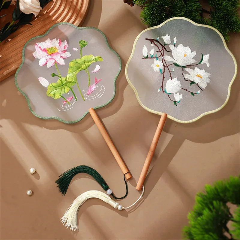 

Flower Embroidered Silk Round Fan Chinese Hand Fans with Wooden Handle Tassel Wedding Party Dance Accessories Home Decor