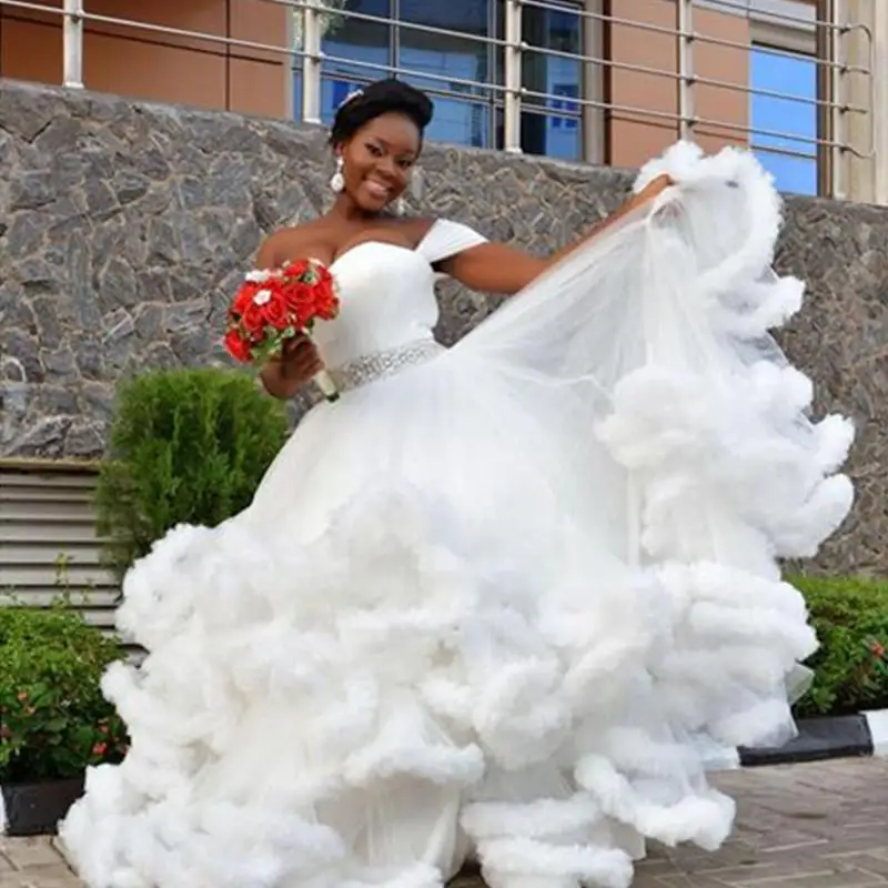 Vestidos De novia De sirena con hombros descubiertos personalizados, detalles ondulados, vestidos De novia con cuentas, apliques De encaje, Vestido Formal De novia árabe