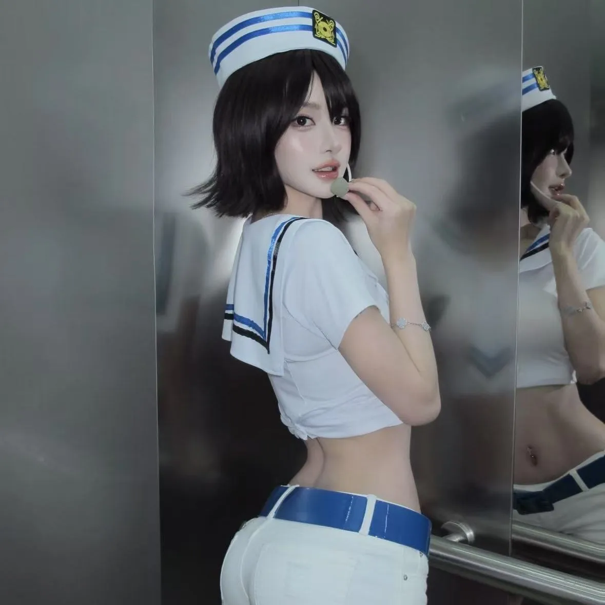 หมวกกะลาสีสีน้ำเงิน/ขาว ฮงหลวน หมวกกัปตันลายทางสำหรับผู้หญิง อุปกรณ์เสริมงานคอสเพลย์ หมวกปาร์ตี้สำหรับผู้ชาย