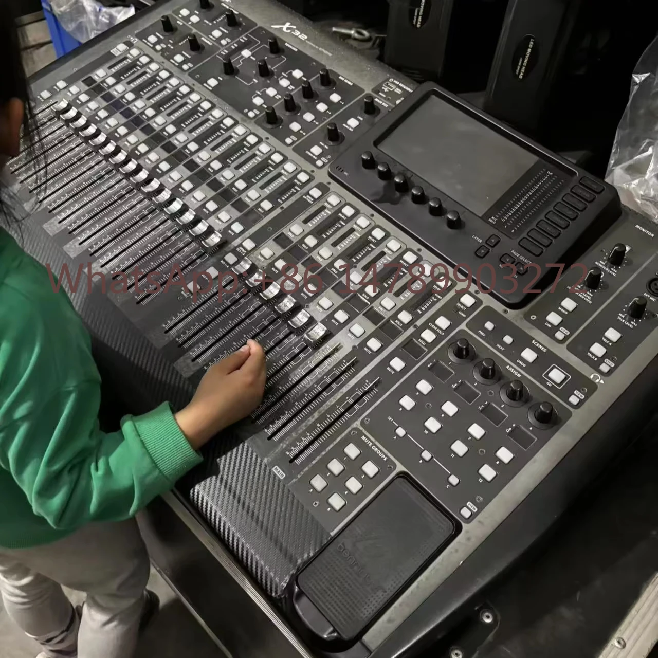 

FS Used Durable Metal Digital Audio Mixer Console 32 Input 16 Output 40W 100-240V Indoor Outdoor