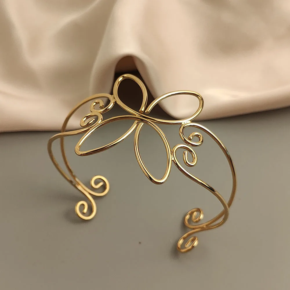 Creative wire button pattern butterfly ungolded women's bracelet, high-quality waterproof metal bracelet, party jewelry