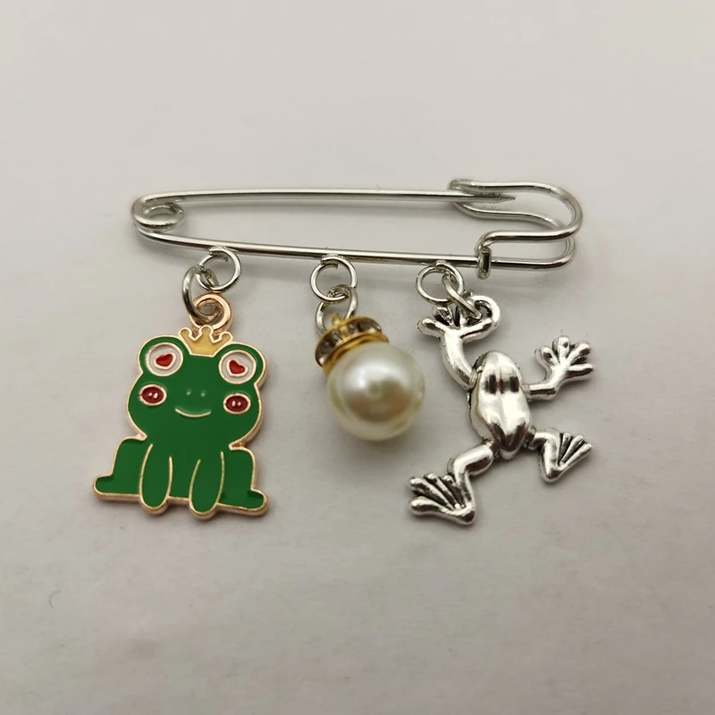 Fashion Spike Flower Frog Brooch Female Metal Dripping Frog Alloy Frog Brooch Jewelry Gift Ornament