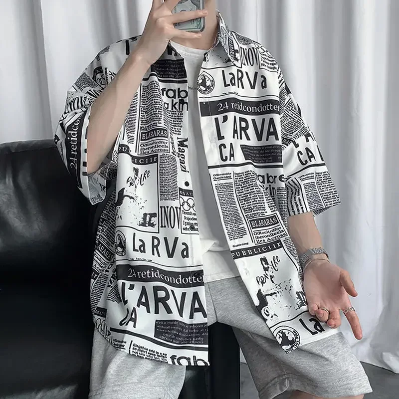 2025 Newspaper Print Shirt Men\'s Japanese Loose Half Sleeve Blouses Summer Casual Stand Collar Tops for Teen Boys