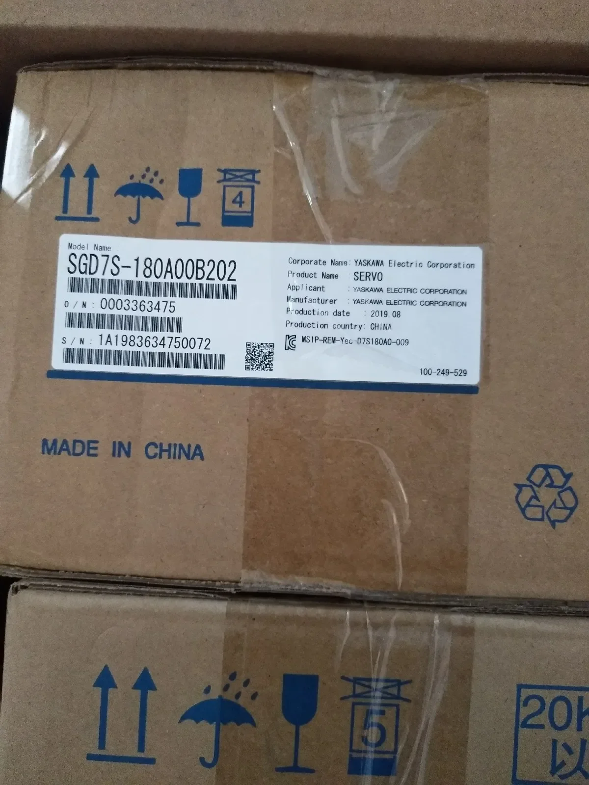 

2025.4Оригинальный сервопривод Yaskawa SGD7S-180A00A002/SGD7S-180A00B202 Гарантия 1 год