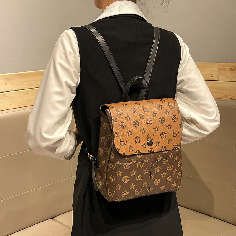 Luxury Leather Handbag For Ladies Featuring Elegant Shoulder Strap Popular Design From Famous Brand