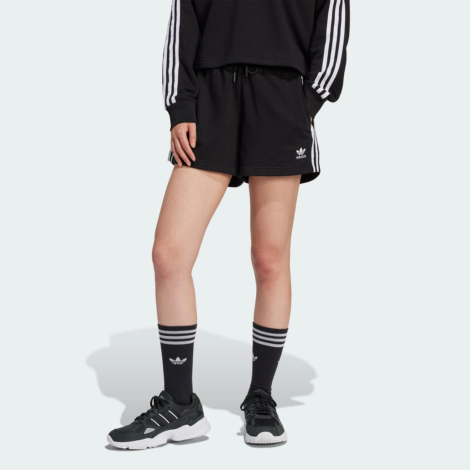 

Официальные женские свободные спортивные шорты Adidas 3-S SHORT FT IU2517