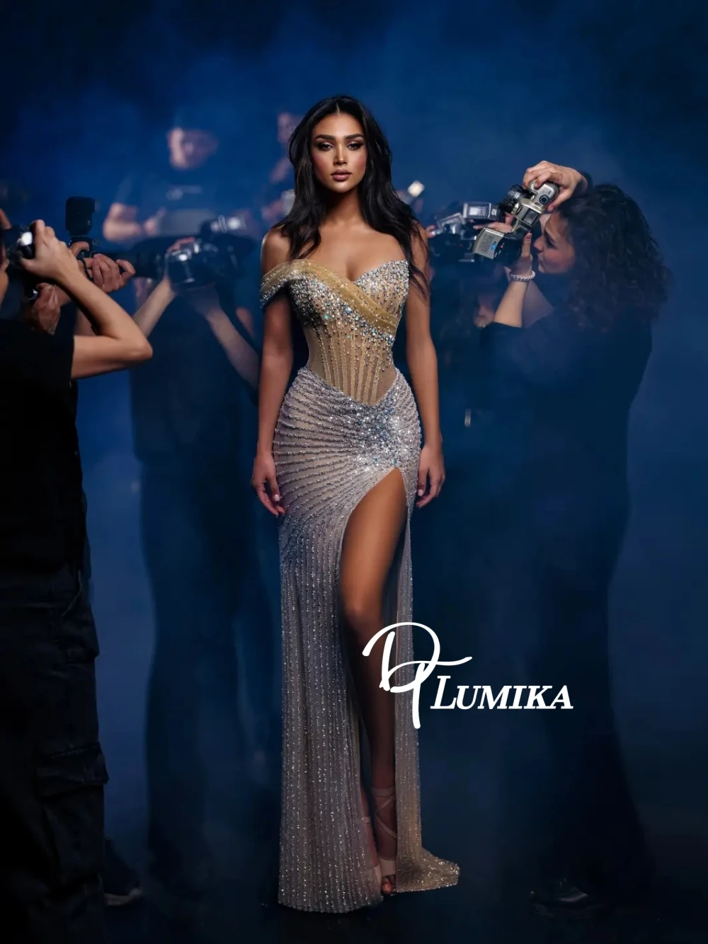 فستان حفلة موسيقية متلألئ بكريستال على شكل قلب فستان مثير بفتحة عالية مطرز بالخرز مشد مستقيم مخصص ثوب مسائي